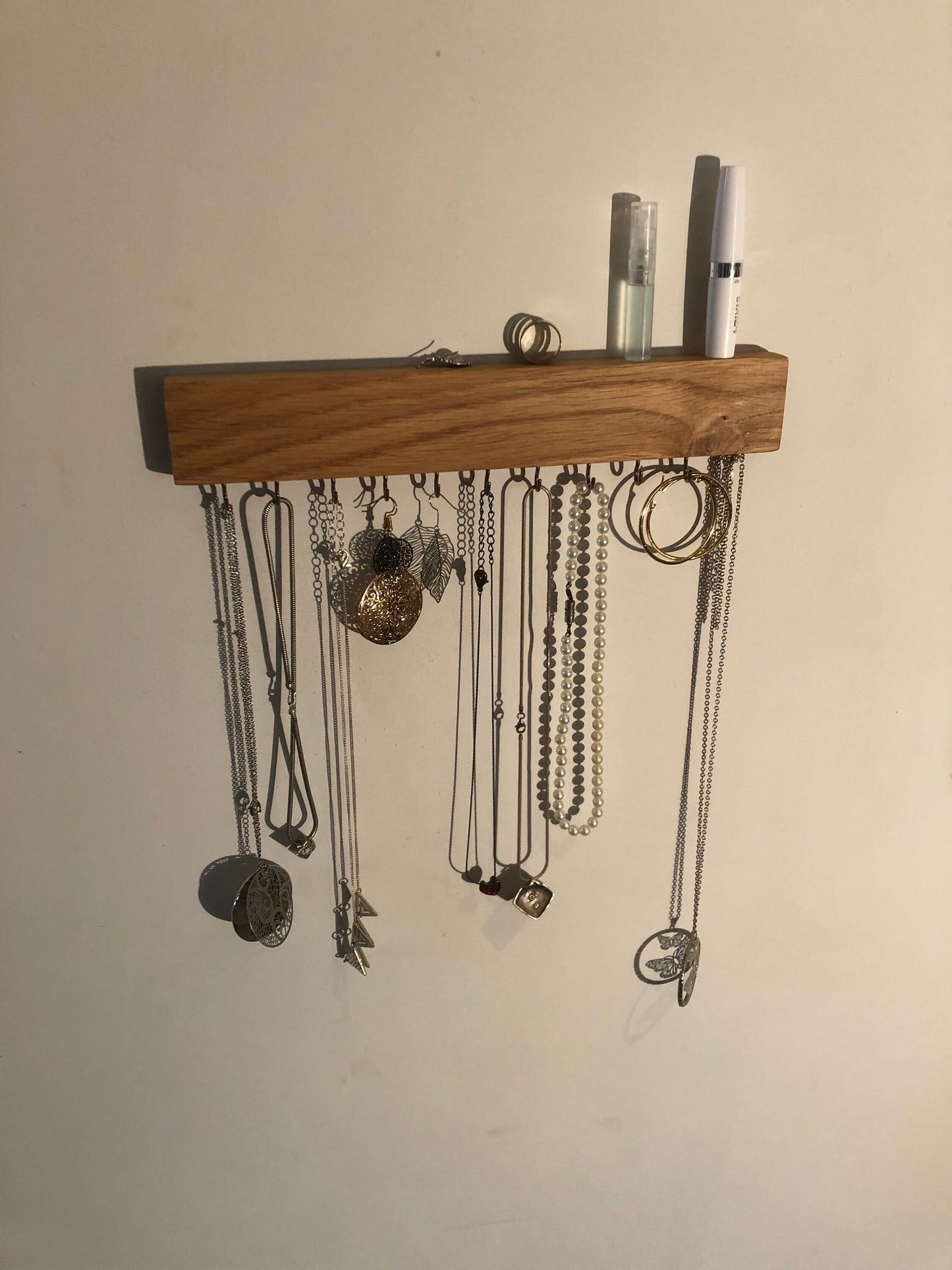 Schmuckorganizer für mehr Ordnung mit Haken – Schmuckständer, Ohrringhalter, Schmuckboard, Schmuckhalter