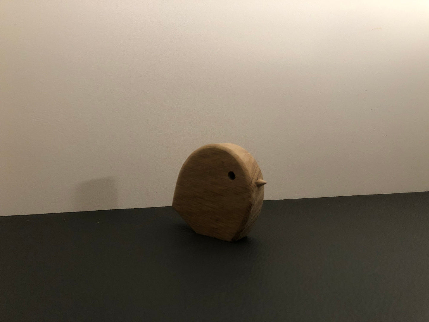 Handgemachter Holzvogel – Dekofigur aus Eiche | Geschenkidee Holzdeko, Wohnaccessoire, Handmade Deko