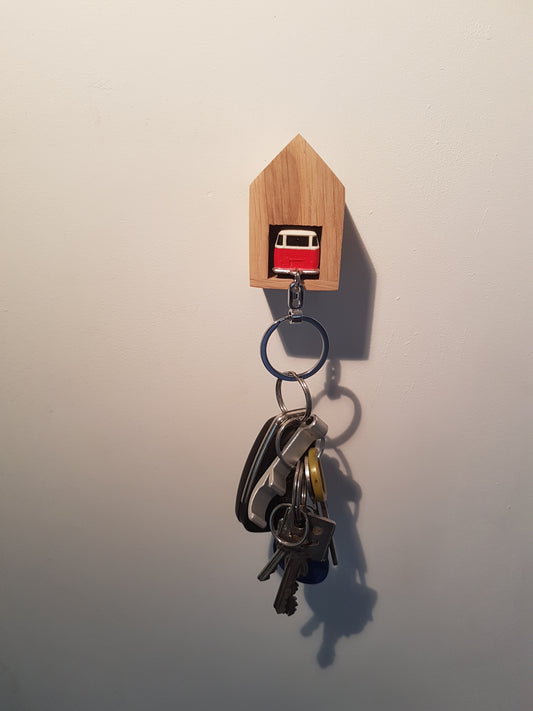 Schlüsselleiste Holz Garage Design – Schlüsselbrett & Schlüsselhalter aus Eiche, Handmade, inkl. Auto Schlüsselanhänger mit LED