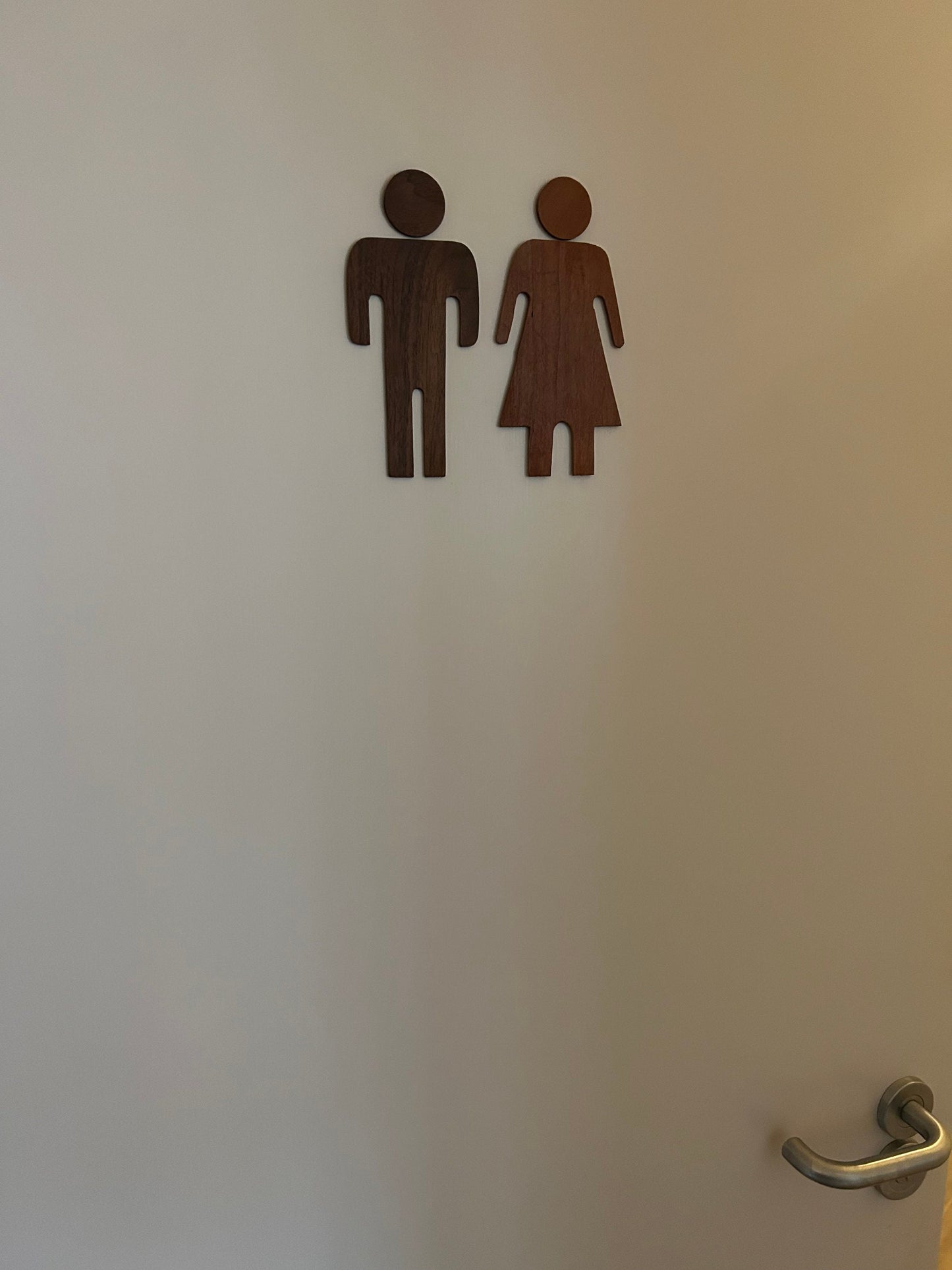WC Schild Holz – Türschilder Männer & Frauen Set aus Eiche & Nussbaum, Handgefertigte Toilettenschilder, Bad Accessoire