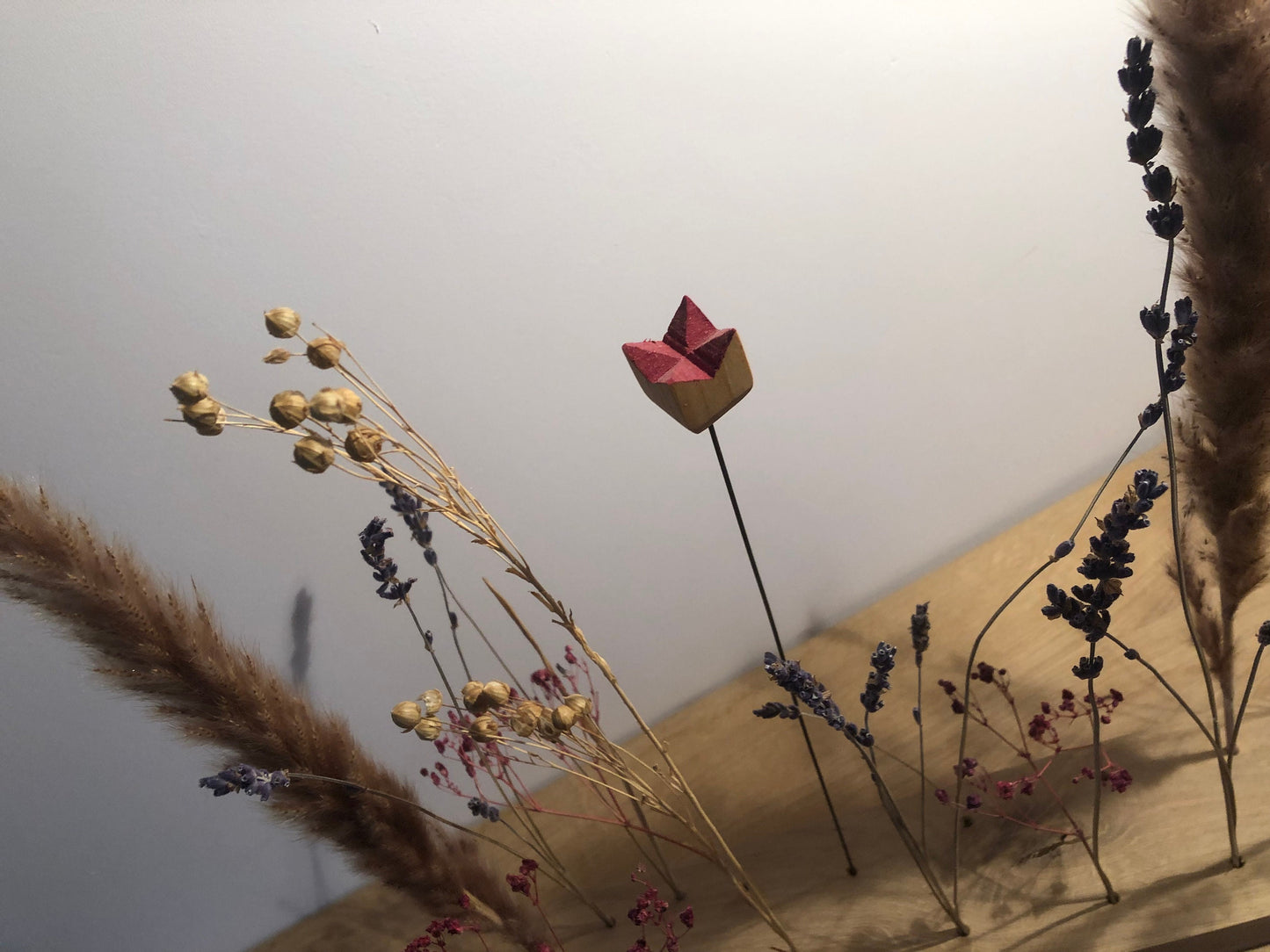 Handgefertigte Holzblume | Deko Blume aus Holz | Nachhaltiges Geschenk | Zeitlose Blumen Dekoration | Wohnaccessoire Handmade