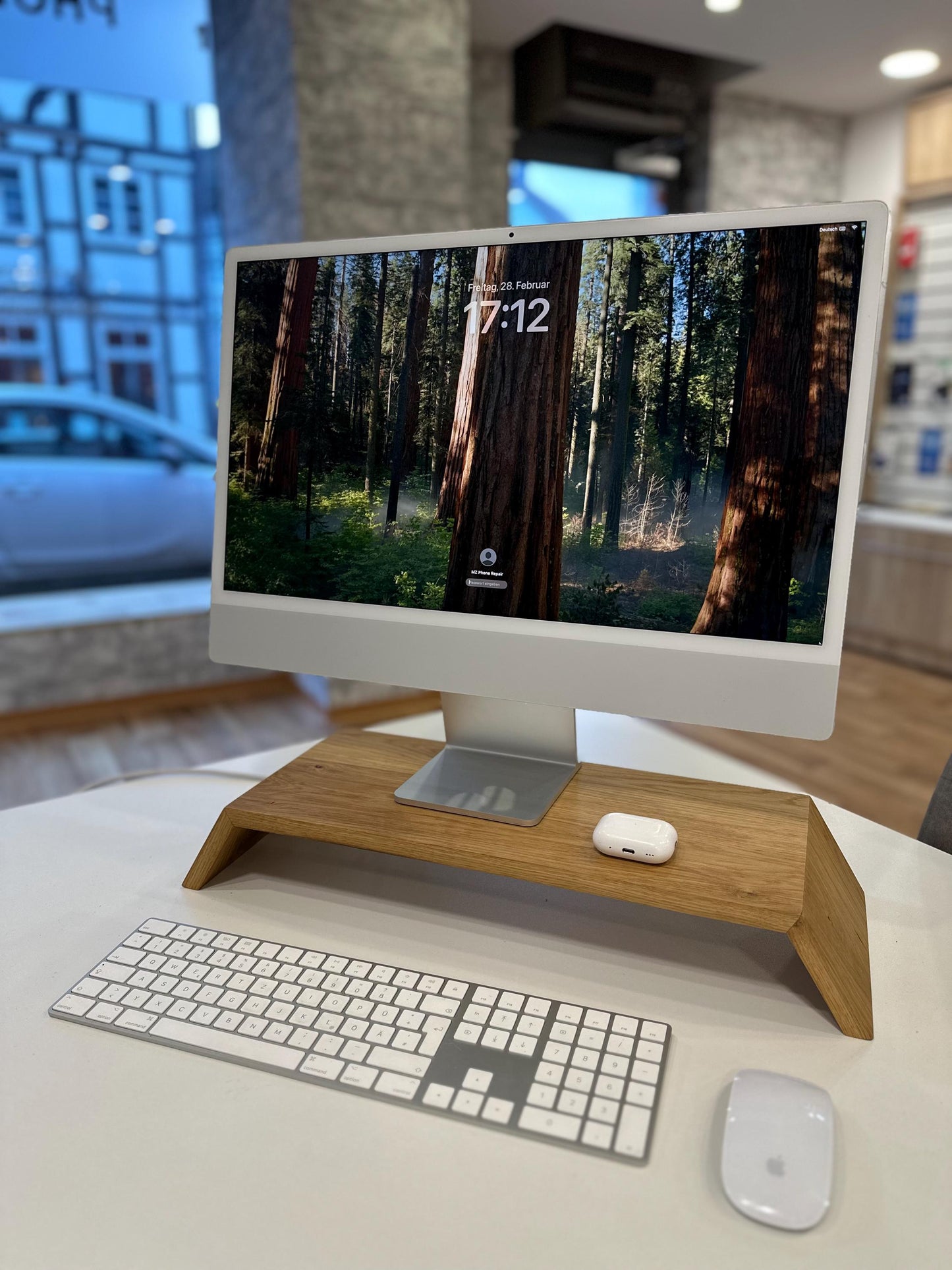 Monitorständer aus Eiche Holz – Handgefertigter Bildschirmständer für iMac, Monitor & Laptop | Ergonomischer Schreibtisch Organizer