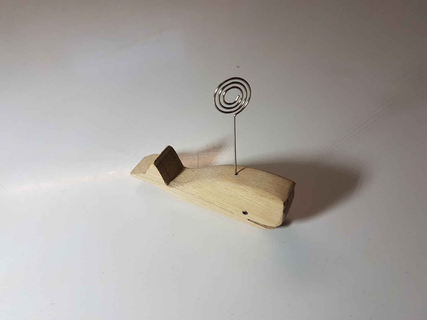 Dekorativer Bilderhalter in Form eines Wals aus Holz I Bilderrahmen I Fotoständer I Fotoclip I Notizzettelhalter I Kartenhalter