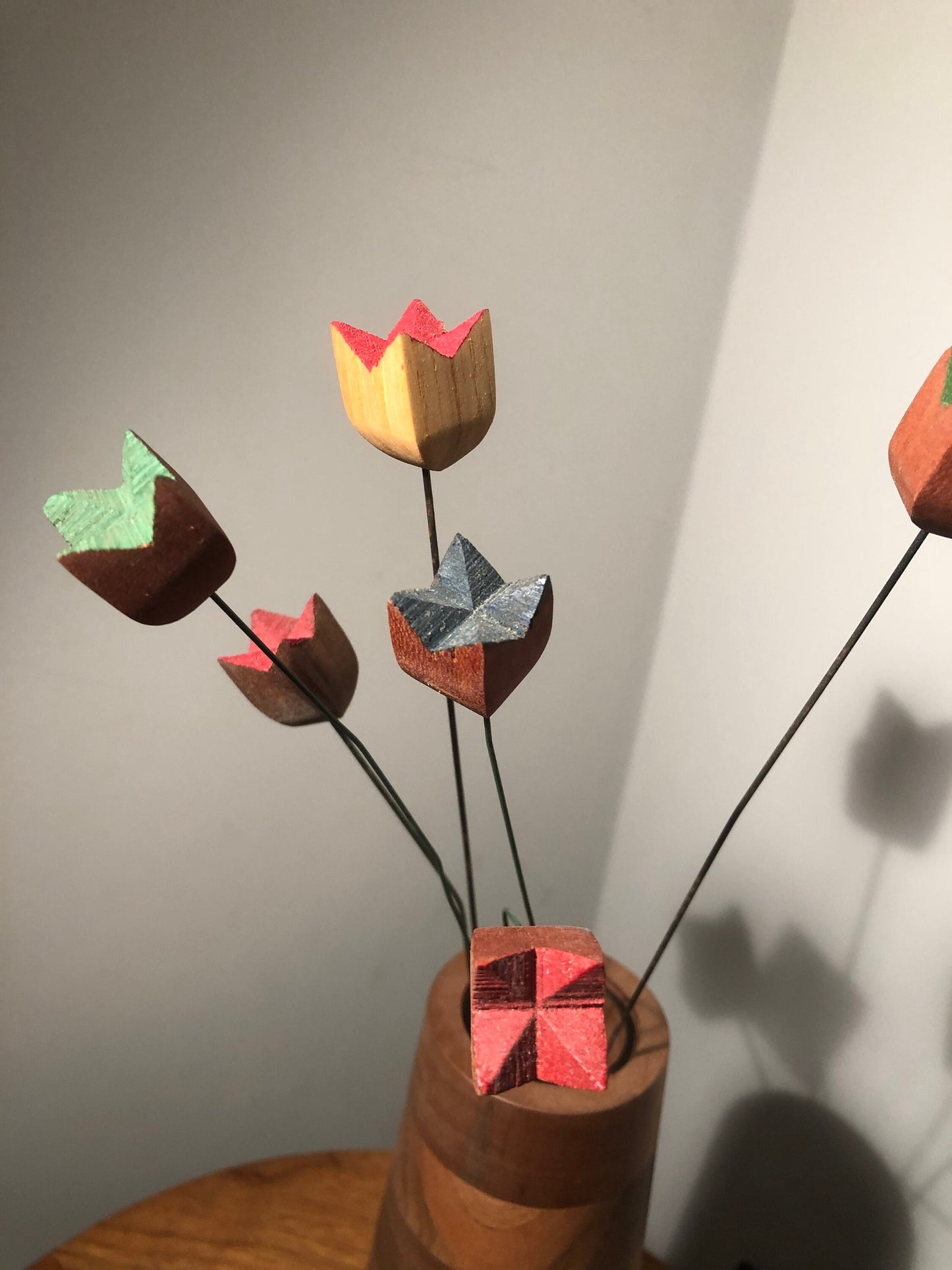 Handgefertigte Holzblume | Deko Blume aus Holz | Nachhaltiges Geschenk | Zeitlose Blumen Dekoration | Wohnaccessoire Handmade