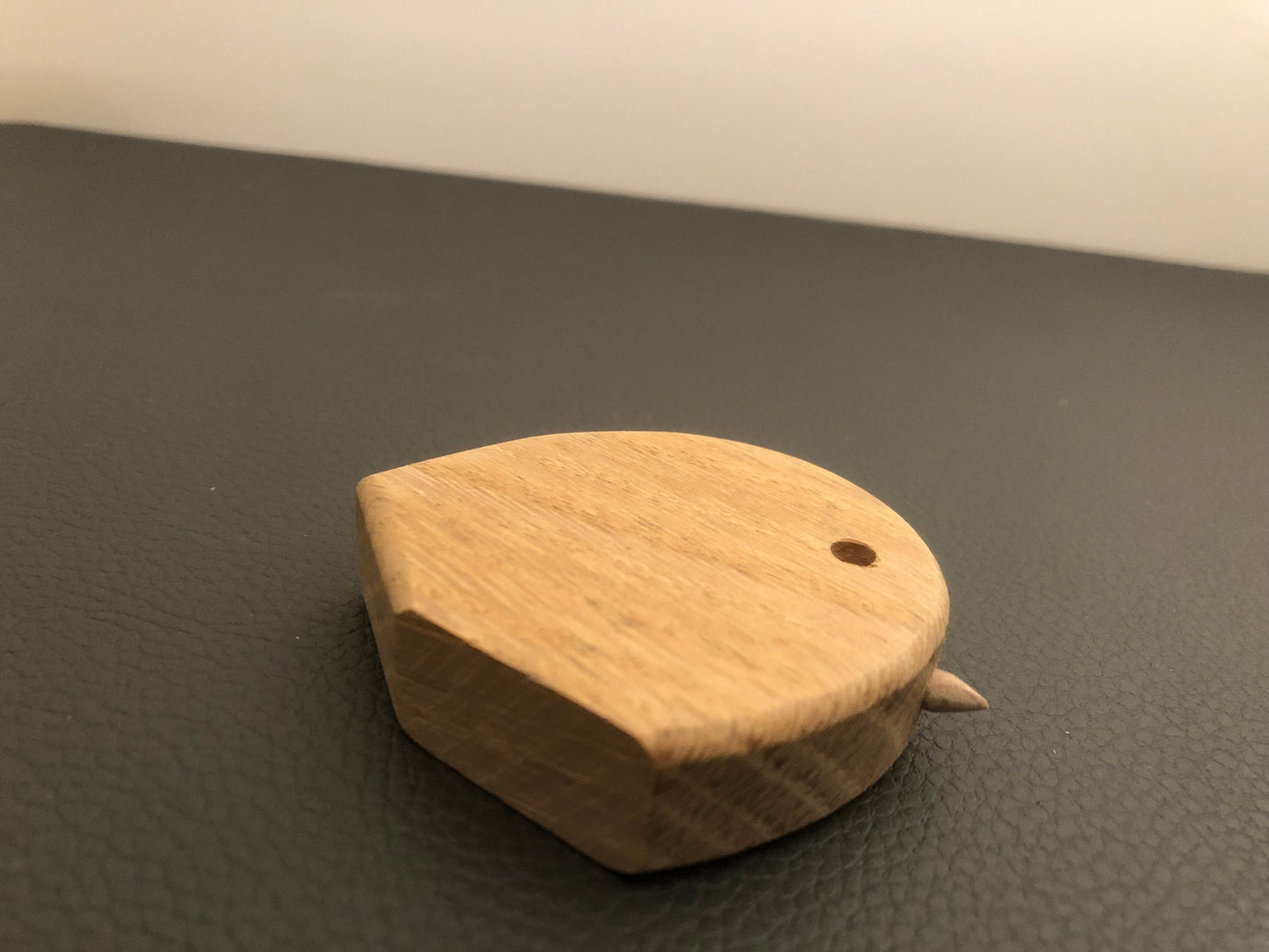 Handgemachter Holzvogel – Dekofigur aus Eiche | Geschenkidee Holzdeko, Wohnaccessoire, Handmade Deko