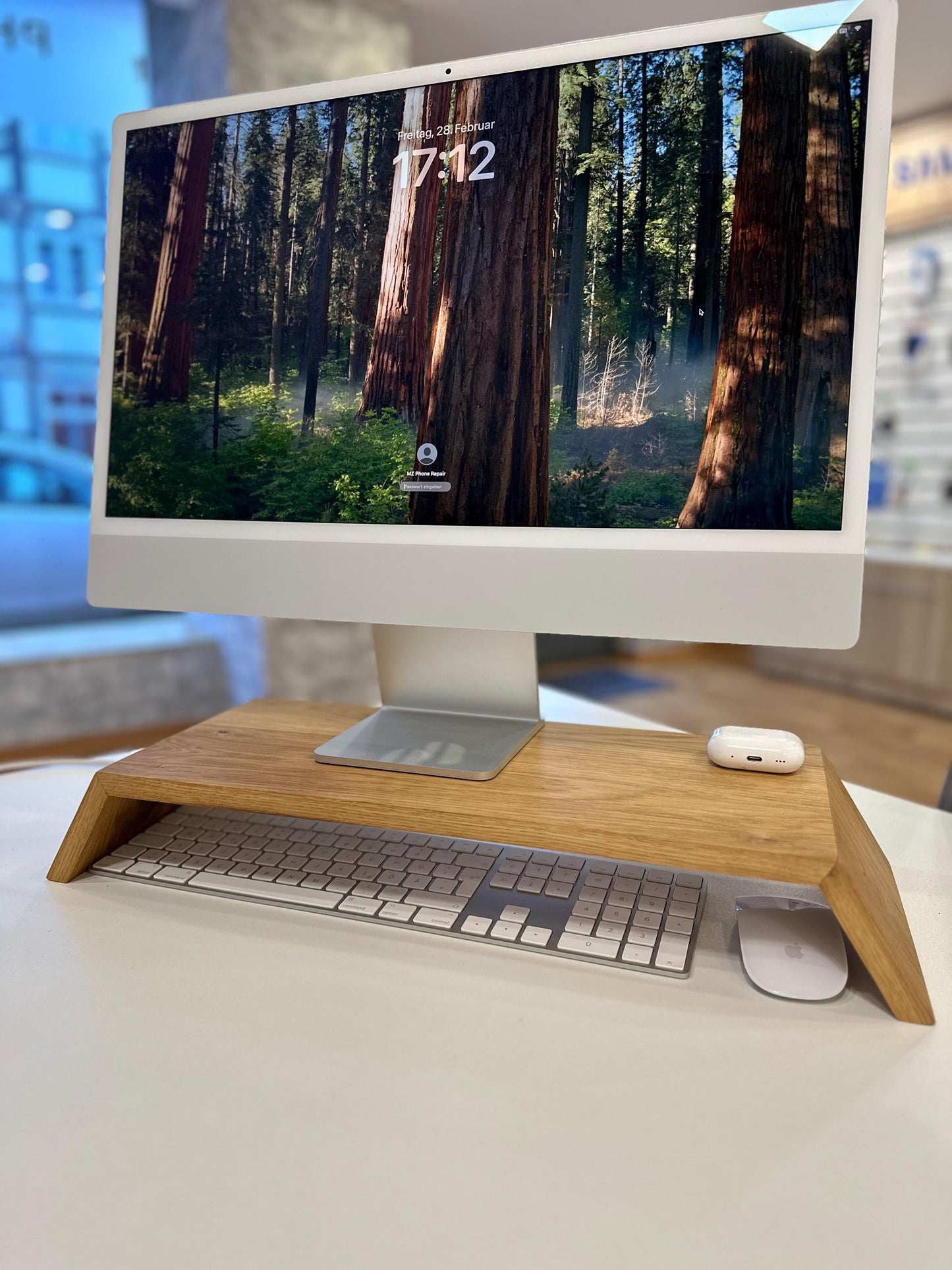 Monitorständer aus Eiche Holz – Handgefertigter Bildschirmständer für iMac, Monitor & Laptop | Ergonomischer Schreibtisch Organizer