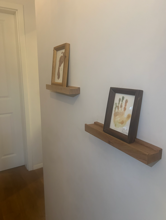 Bilderleiste Eiche Holz – Handgefertigte Bilderrahmenleiste & Posterleiste, Skandinavisches Wandregal mit unsichtbarer Aufhängung