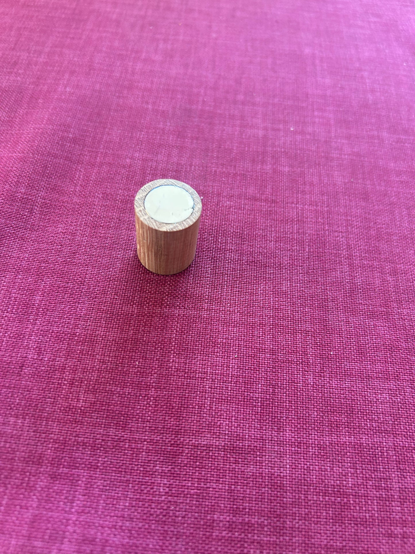 Handgemachte Magnete aus Eiche – Starke Holzmagnete mit Neodym | Kühlschrankmagnet |Büro | Holz | Design Magnet | Geschenkidee