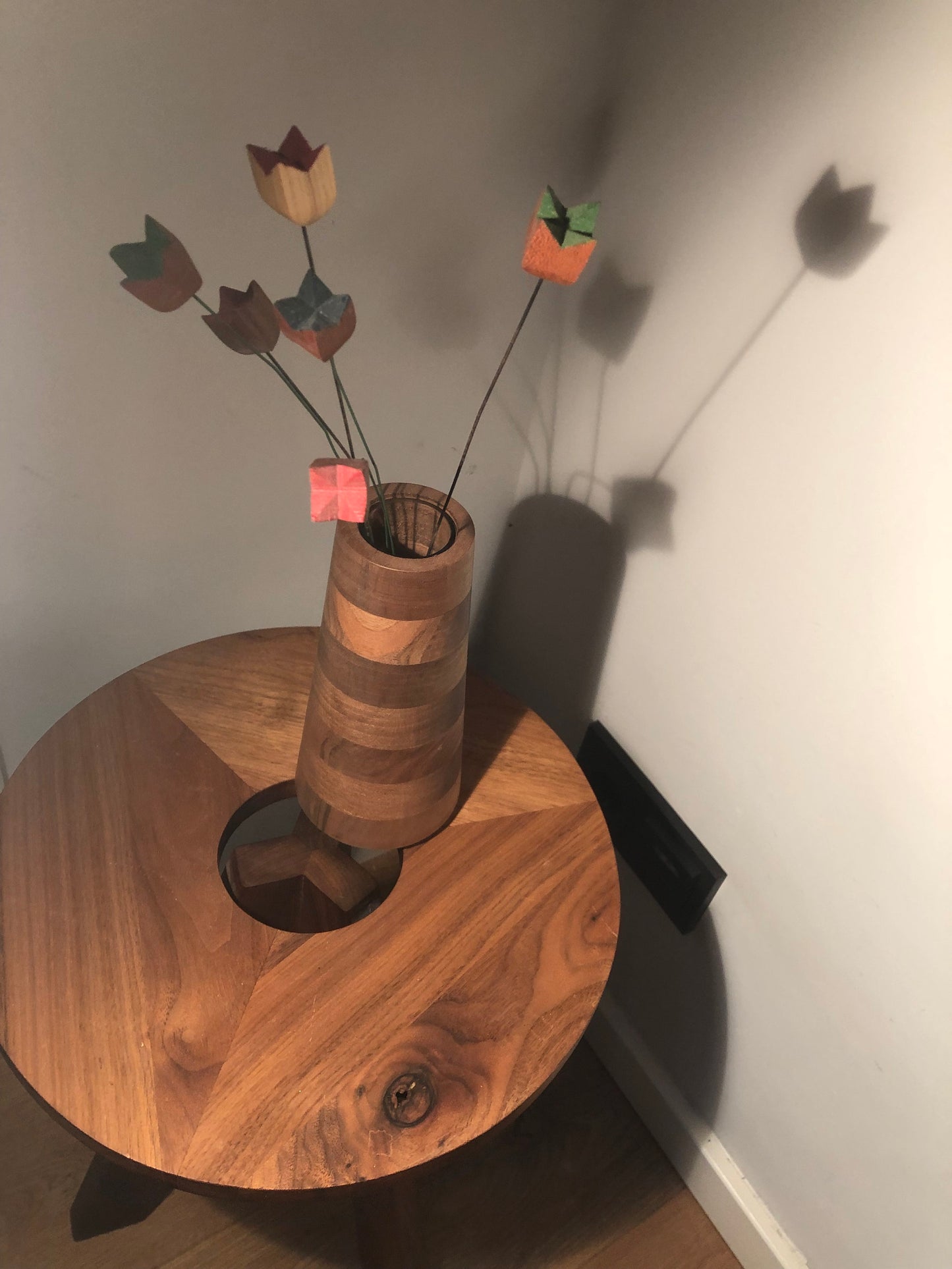 Handgefertigte Holzblume | Deko Blume aus Holz | Nachhaltiges Geschenk | Zeitlose Blumen Dekoration | Wohnaccessoire Handmade