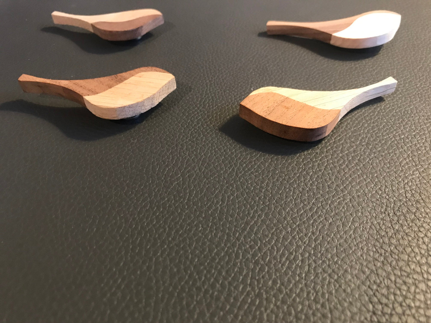 Origineller und praktischer Magnetvogel im dezenten und zeitlosen Design