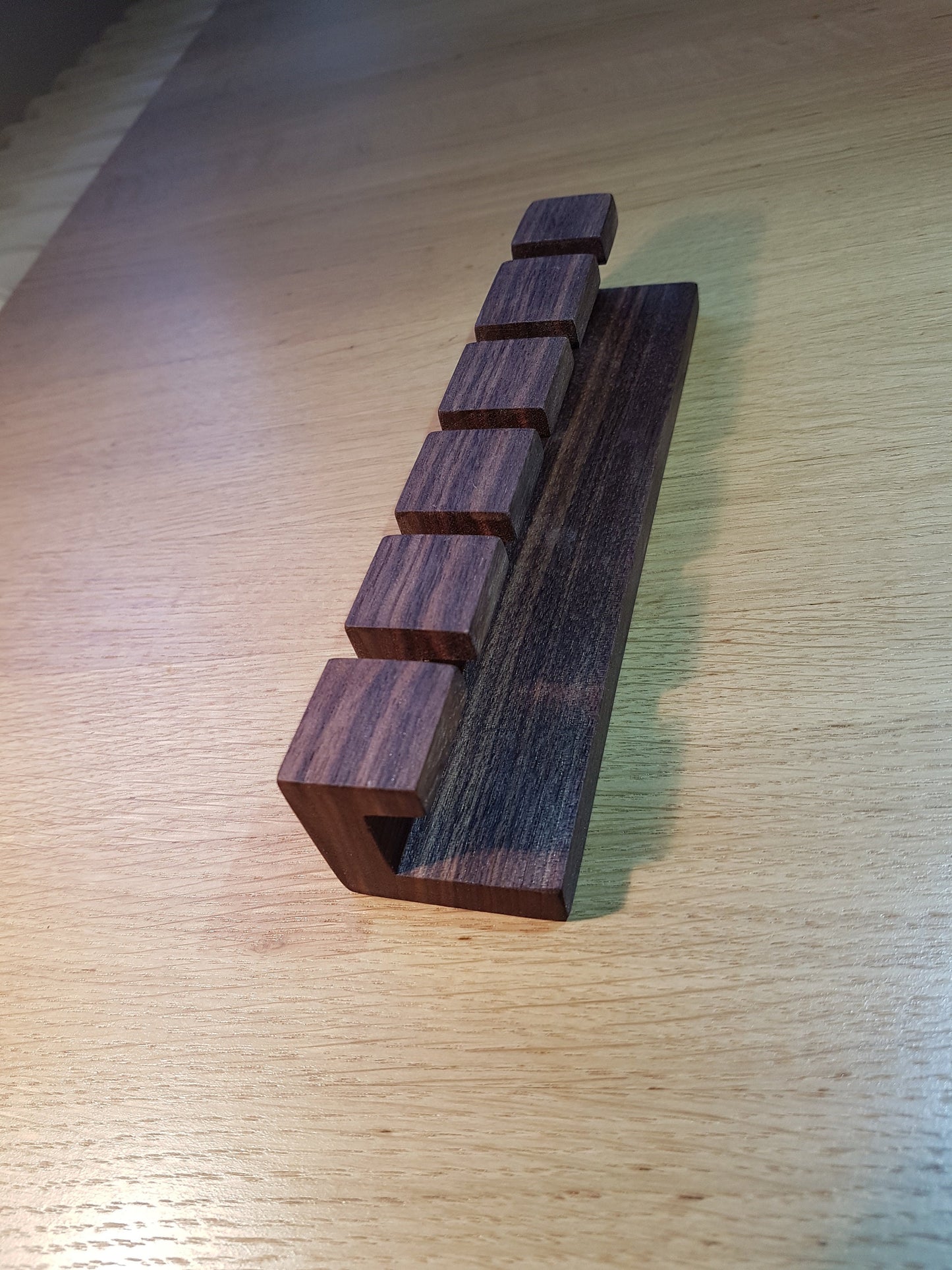 Kabel Organizer Holz Nussbaum | Kabelhalter Schreibtisch | Kabelmanagement Ladekabel Handy Laptop Tablet | Kabel Ordnung Büro Geschenk