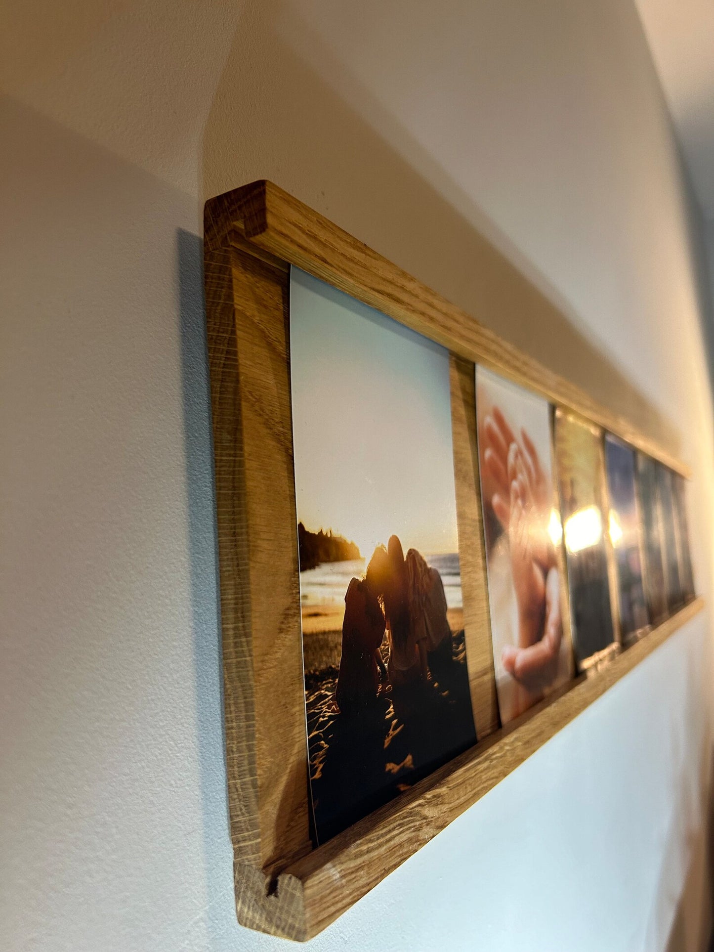 Handgefertigte Bilderleiste aus Holz I Fotoleiste I Fotoschiene I Kartenhalter I Bilderhalter I Bilderrahmen für Bilder im Hochformat