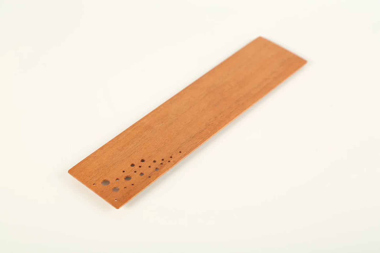 Lesezeichen aus massiven Holz | Holzart wahlweise Kirschbaum oder Nussbaum| Bookmark, Buchzeichen, Leseband, Lesemarke