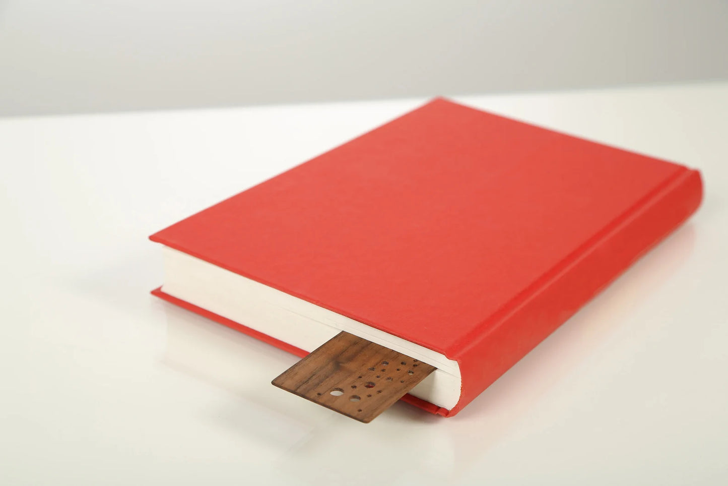 Lesezeichen aus massiven Holz | Holzart wahlweise Kirschbaum oder Nussbaum| Bookmark, Buchzeichen, Leseband, Lesemarke
