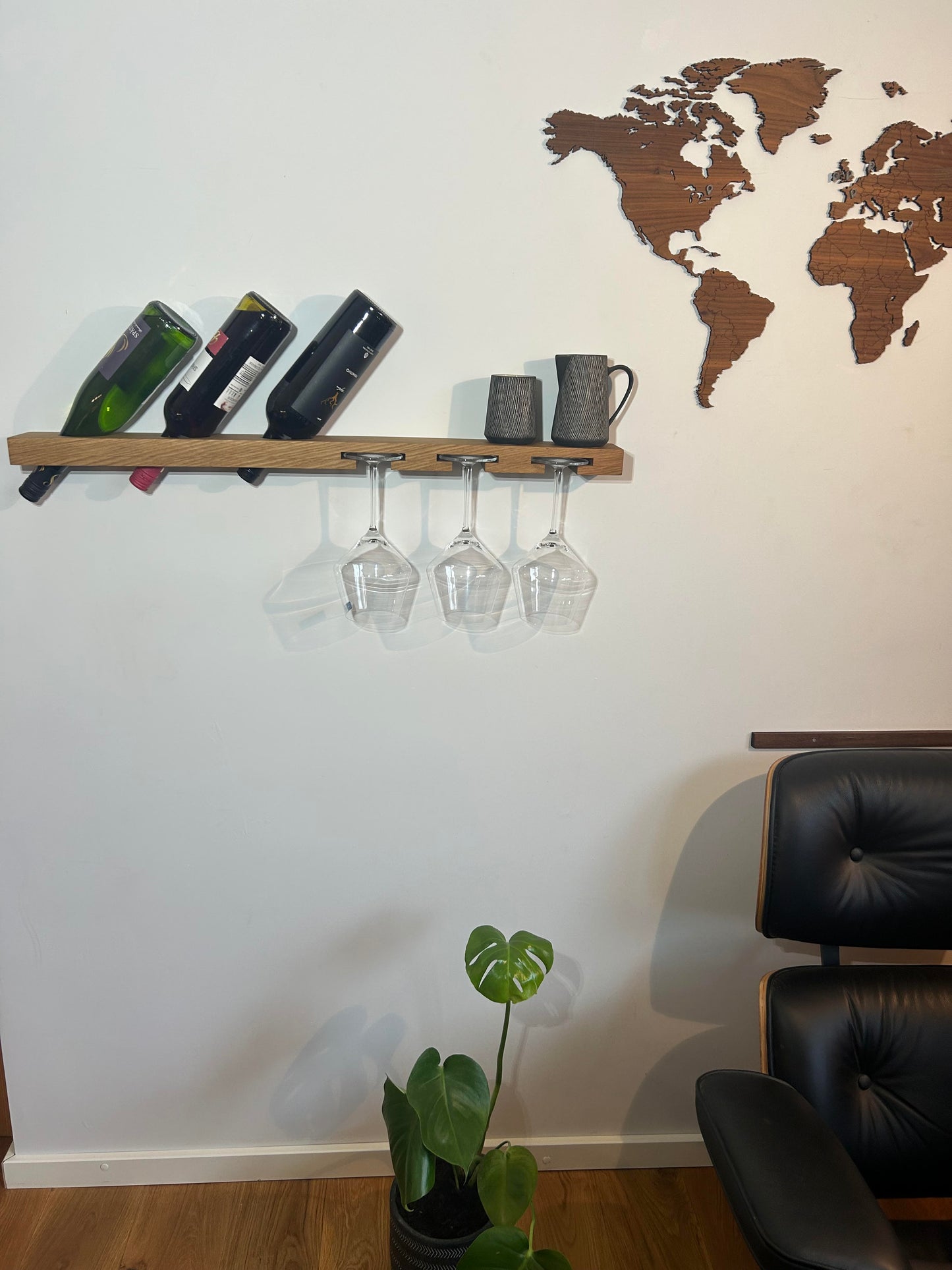 Weinregal Wand aus Eiche | Weinglashalter für 3 Gläser & 3 Flaschen | Handgefertigt | Geschenk für Weinliebhaber | Küche Wohnzimmer