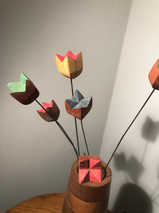 Handgefertigte Holzblume | Deko Blume aus Holz | Nachhaltiges Geschenk | Zeitlose Blumen Dekoration | Wohnaccessoire Handmade