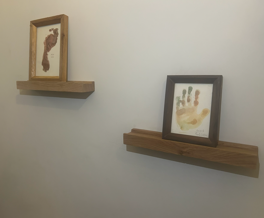 Bilderleiste Eiche Holz – Handgefertigte Bilderrahmenleiste & Posterleiste, Skandinavisches Wandregal mit unsichtbarer Aufhängung