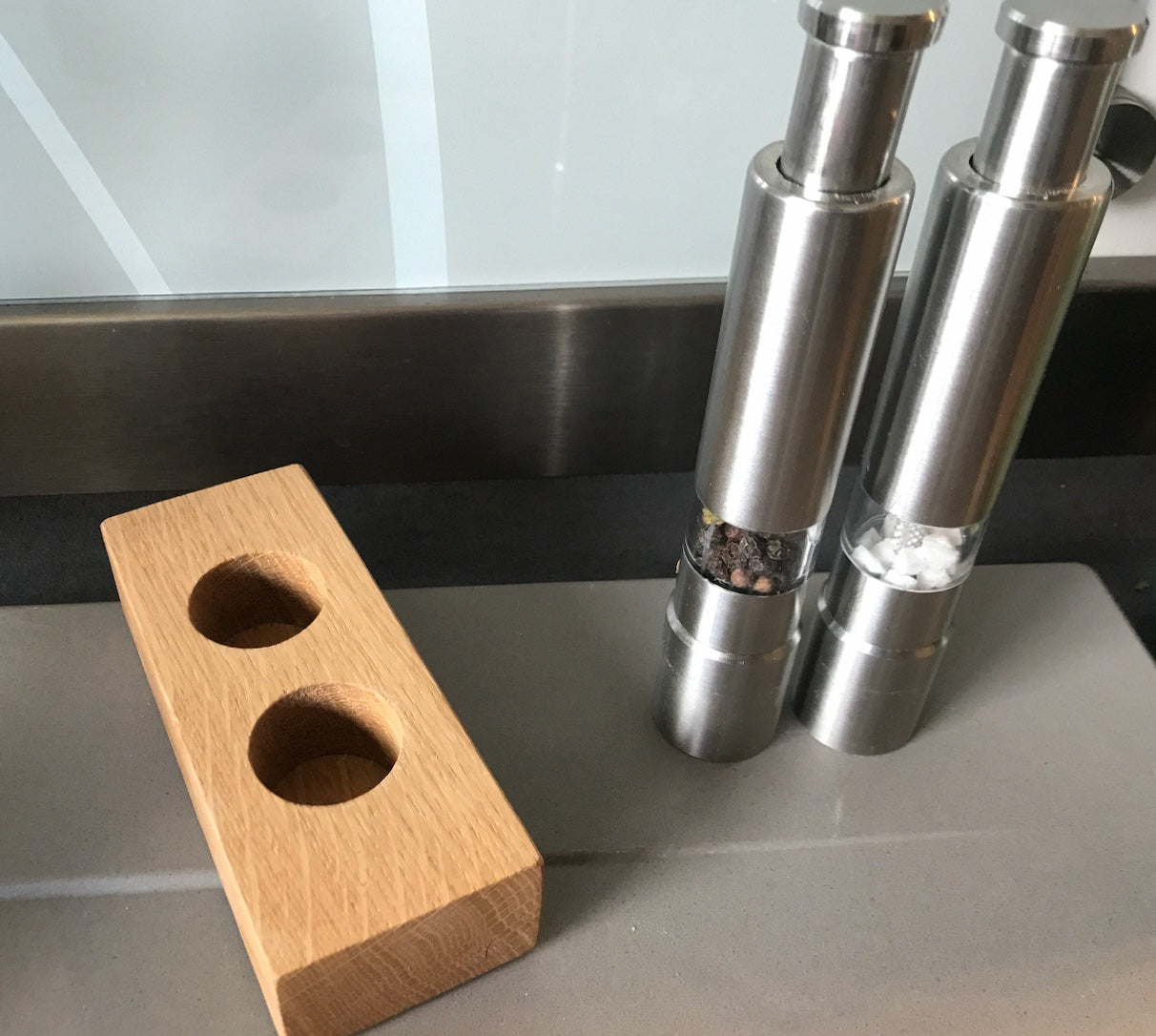 Gewürzmühlen I Salz- und Pfefferstreuer inklusive Holzständer I innerhalb von 24 Std. versandfertig