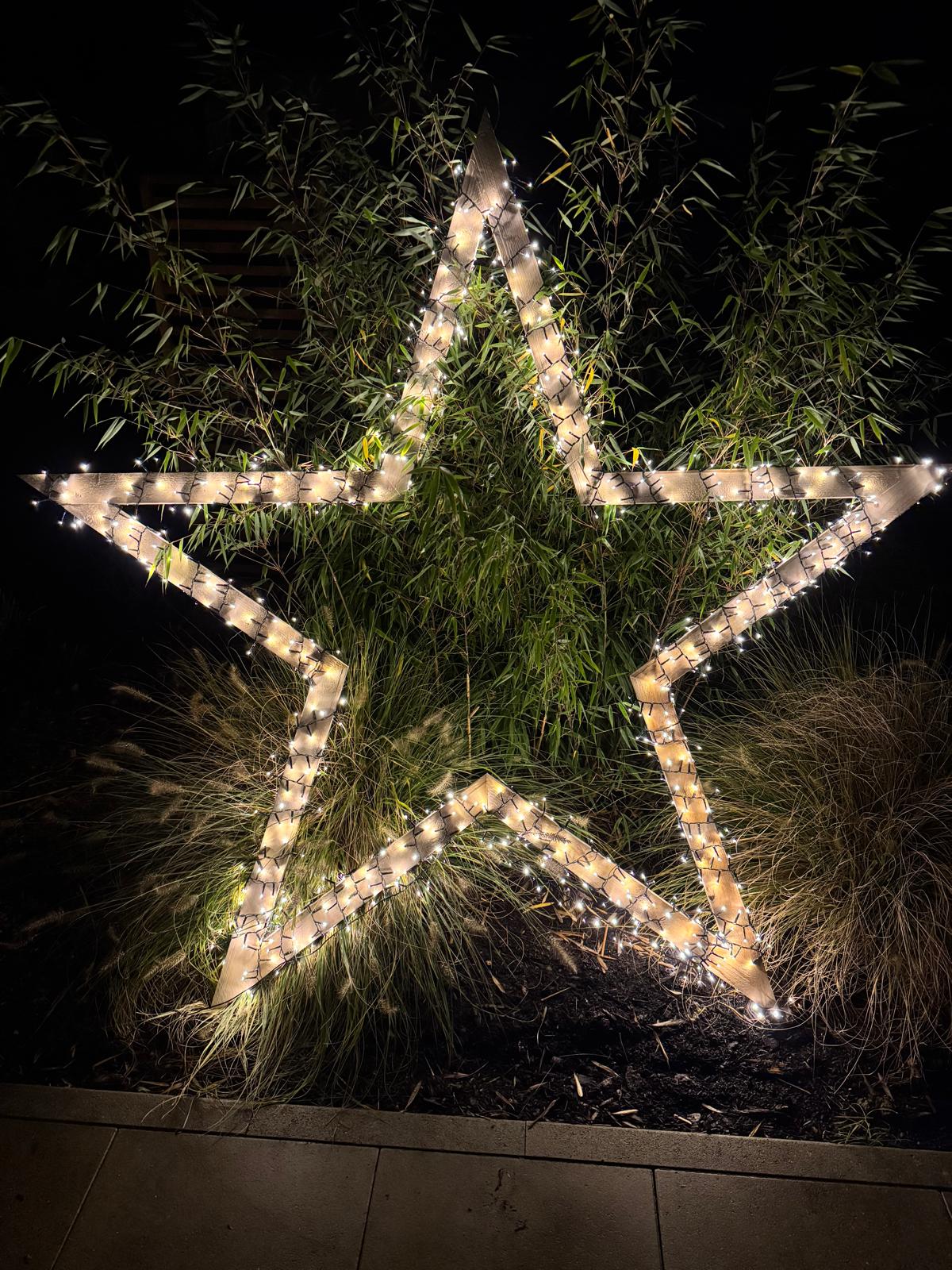 XXL Holz Weihnachtsstern 1,9 m | Weihnachtsdeko außen | Stern aus Fichte | Handgemacht | Outdoor Weihnachtsstern | LED Lichterkette optional