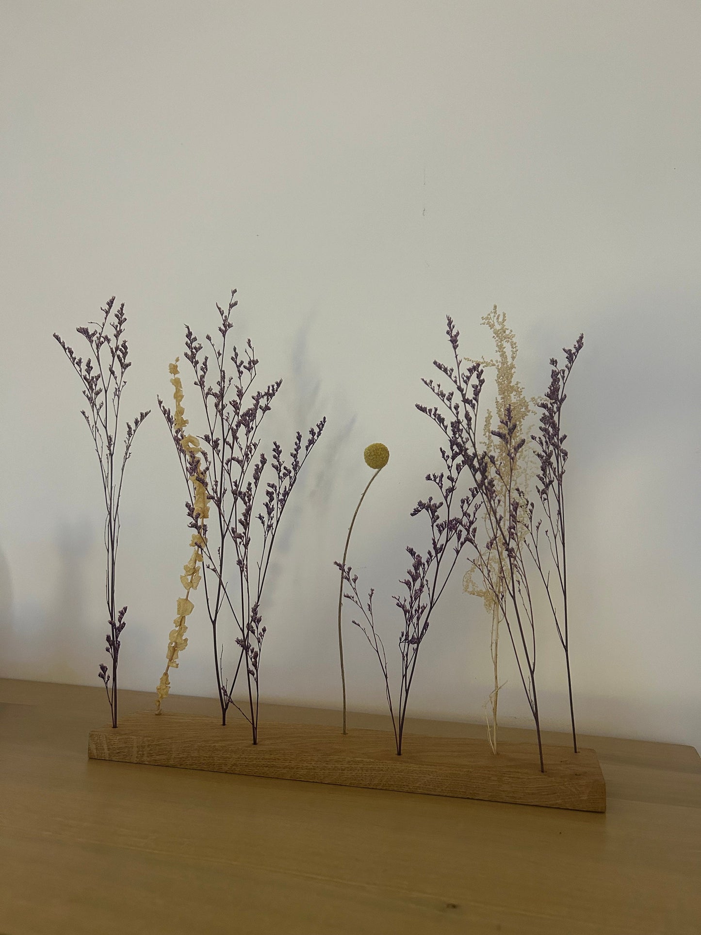Blumenwiese aus Holz mit echten Trockenblumen – Dekoration aus Eiche – Trockenblumenhalter | Handmade I Geschenkidee