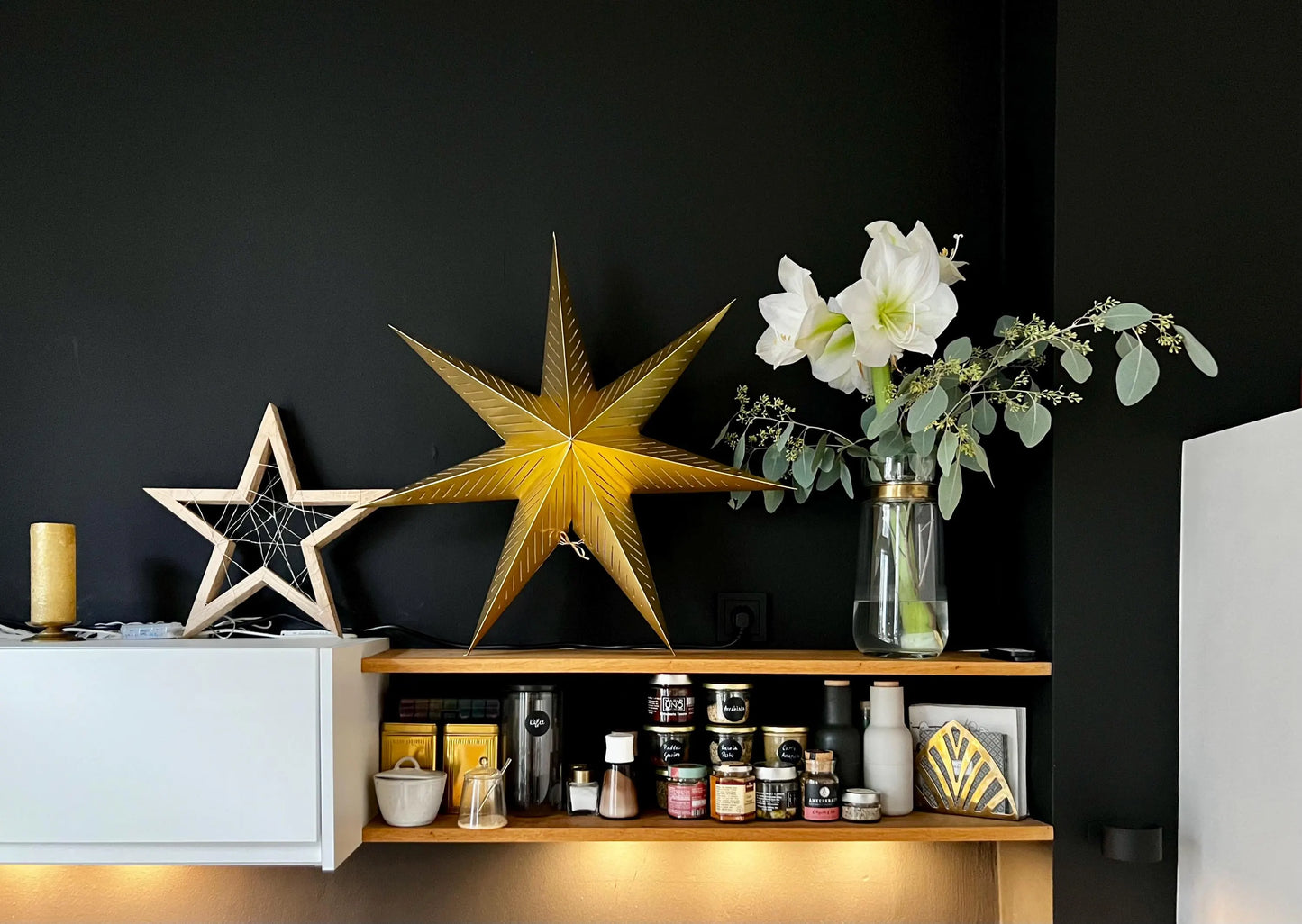 Dekorativer Holzstern aus Massivholz mit abnehmbarer LED Lichterkette im dezenten und zeitlosen Design aus Eiche | Weihnachtsdeko| Stern | Weihnachtsstern
