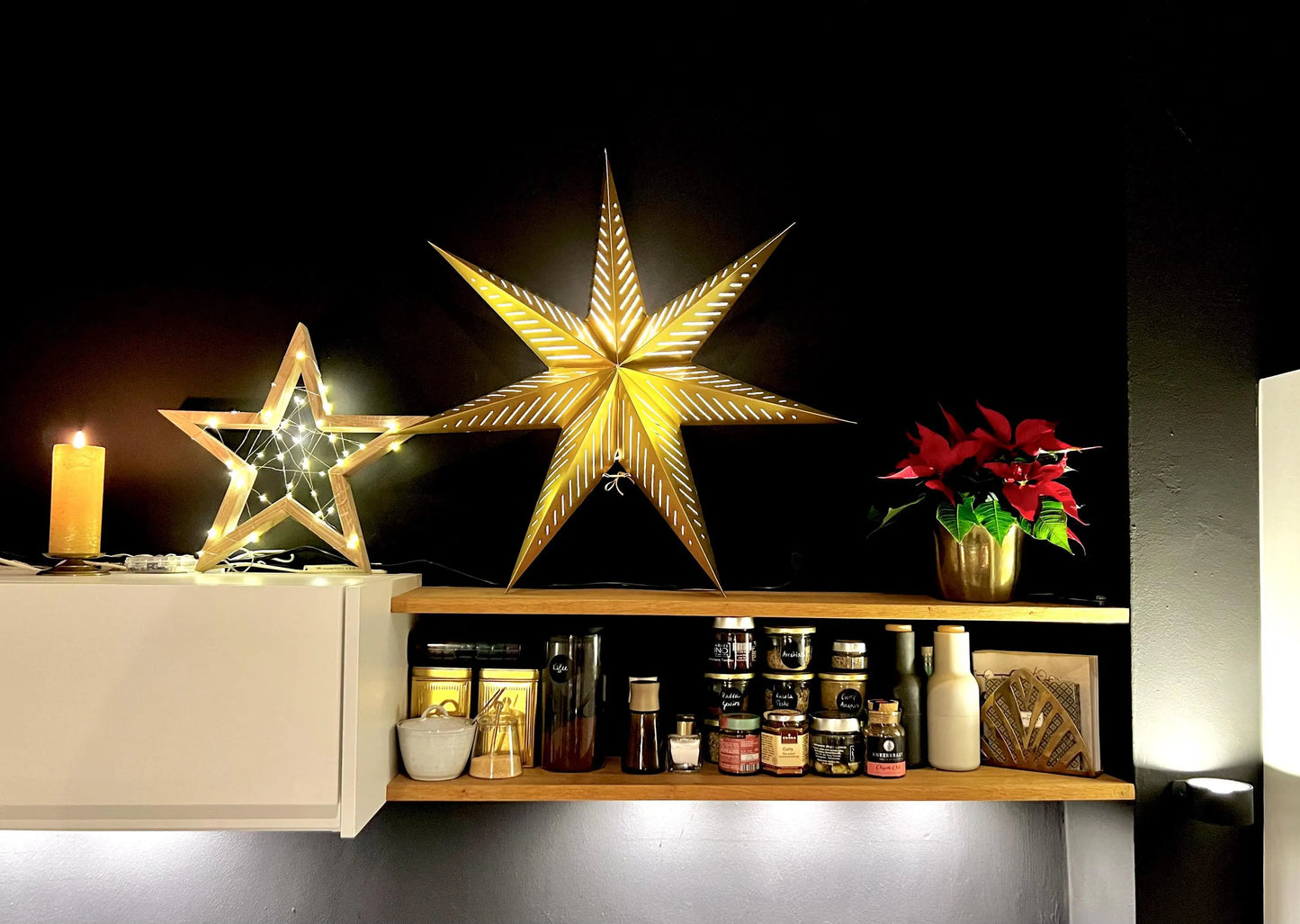 Dekorativer Holzstern aus Massivholz mit abnehmbarer LED Lichterkette im dezenten und zeitlosen Design aus Eiche | Weihnachtsdeko| Stern | Weihnachtsstern