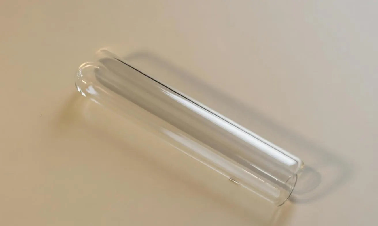 Dekorativer Osterhase aus massiver Eiche mit Vase | Handarbeit Holzfigur Ostern | Geschenk Frühling Wohndeko Natur