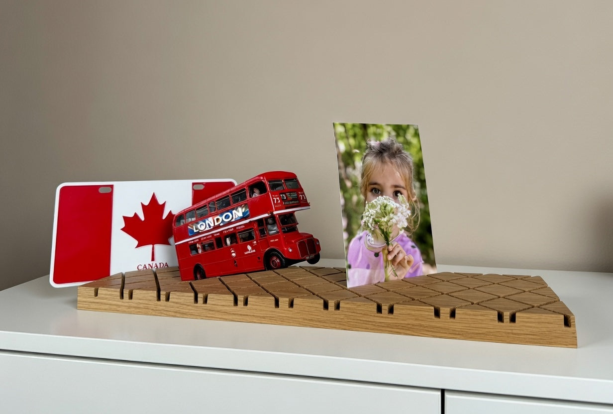 Bilderleiste Holz Eiche – Fotoleiste & Bilderhalter | Handgemachte Fotoschiene | Massivholz Deko | Geschenkidee Wanddeko