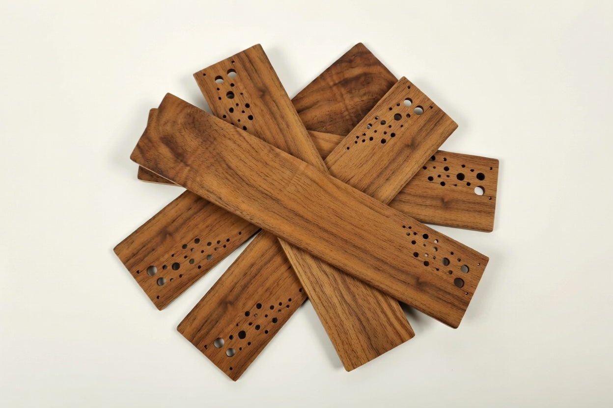 Lesezeichen aus massiven Holz | Holzart wahlweise Kirschbaum oder Nussbaum| Bookmark, Buchzeichen, Leseband, Lesemarke