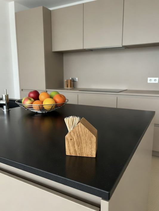 Zahnstocherhalter aus Eiche in Hausform – handgefertigt, massiv Holz, dekorativ für Küche & Tisch
