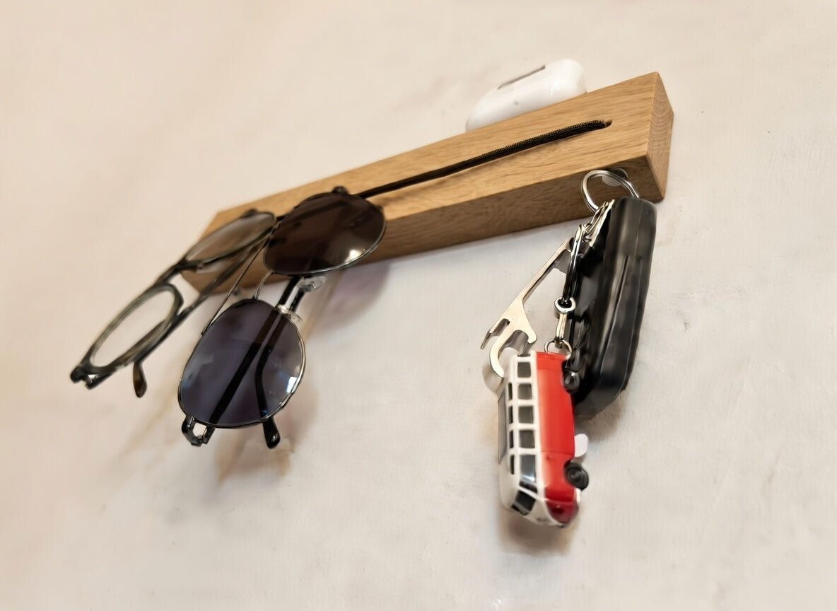 Brillenhalter aus Eiche mit Magnet-Schlüsselhalter | Sonnenbrillenhalter | Wand Brillenablage Holz | Schlüsselboard Flur | handgemacht