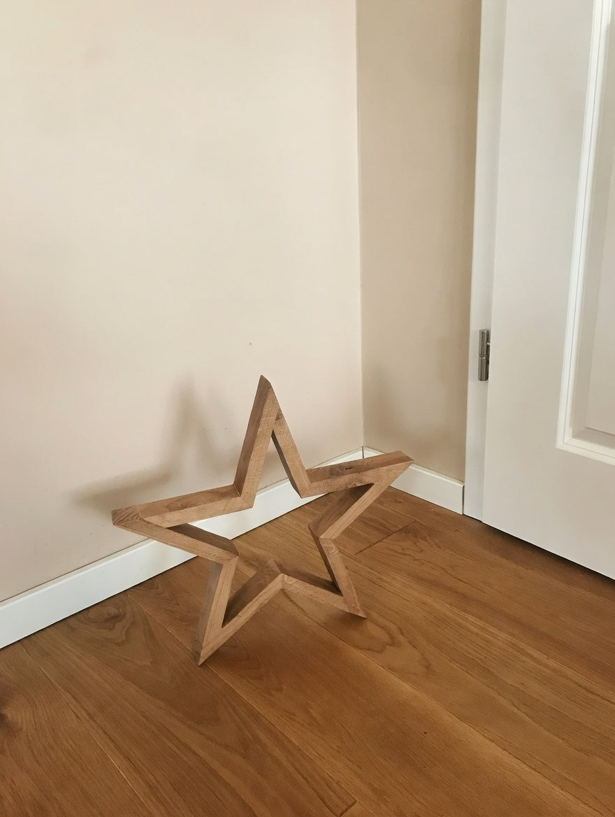 Dekorativer Holzstern aus Massivholz mit abnehmbarer LED Lichterkette im dezenten und zeitlosen Design aus Eiche | Weihnachtsdeko| Stern | Weihnachtsstern